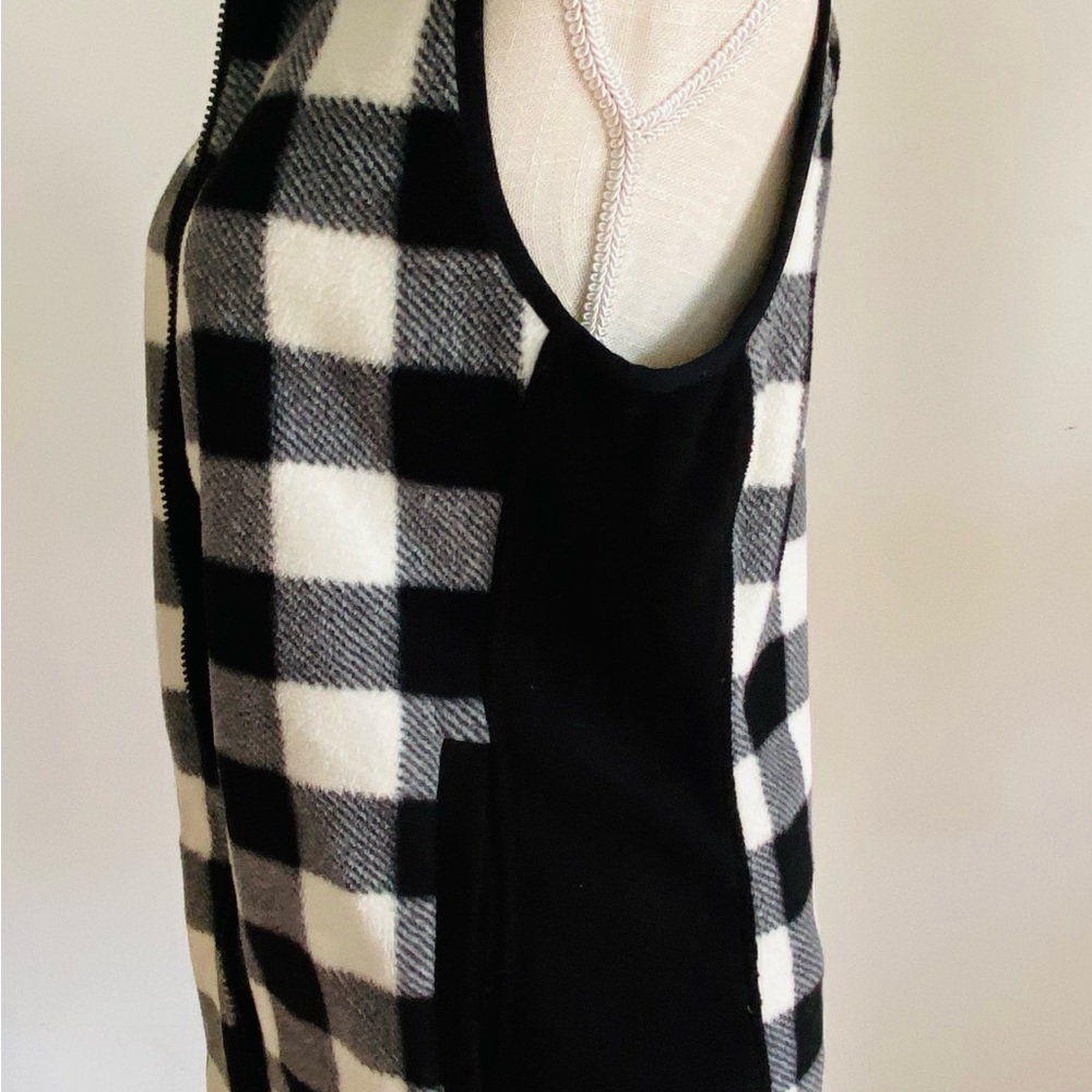 Chaps Black & White Checked Fleece Vest Full Zipper Size M with Pockets - Picture 4 of 16